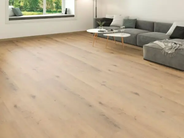 Vinylboden 6184 Eiche Phönix XL – Raumbild mit verlegtem Boden
