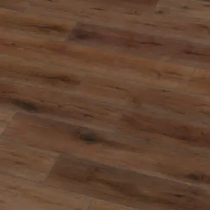 Bioboden Gelato al caffè XL mit dunkler Holzoptik im Wohnraum